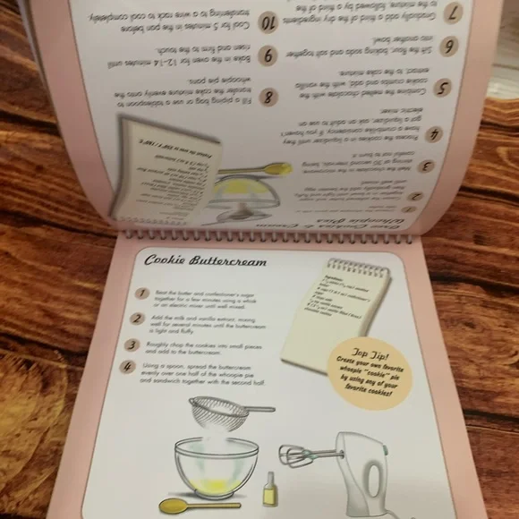 Whoopie Pies and Cake Pops Recipe Book - Picture 3 of 7